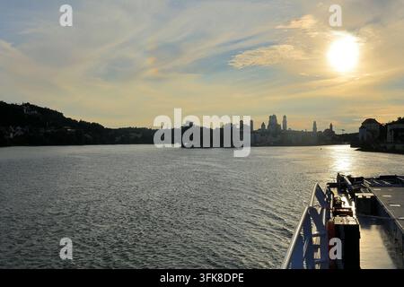 Vue du Danube près de Passau au crépuscule Banque D'Images