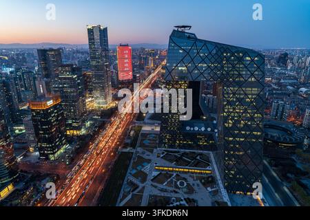 Vue nocturne du siège de CCTV et des bâtiments du complexe Guomao à Pékin Banque D'Images