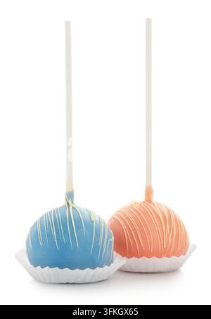 Deux savoureux cake POPS isolés sur blanc Banque D'Images