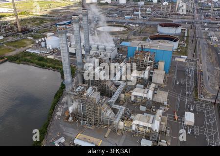 Vue aérienne d'une grande centrale industrielle et complexe énergétique Banque D'Images