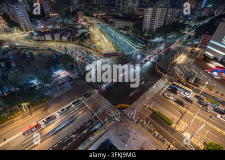 Vue aérienne de dessus de l'intersection du pont Guomao Banque D'Images