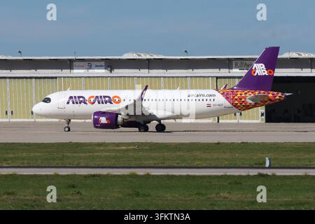 25 septembre 2026, xsvx, Voyage, Vacances, Économie, emwir, SU BUT, Airbus A320 251N A320neo, construit en 2022, Air Cairo, Égypte, Code hexadécimal 01023C, MSN 11205, Particularité : présente occasionnellement un autocollant Misr Life Insurance en 2023 et un autocollant 20 ans à partir de novembre 2023, Stuttgart Banque D'Images