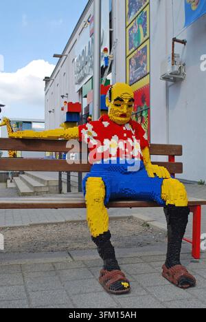 Homme fait de briques Lego, LEGOLAND Discovery Center Duisburg, Innenhafen, Duisburg, région de la Ruhr, Rhénanie-du-Nord-Westphalie, Allemagne Banque D'Images
