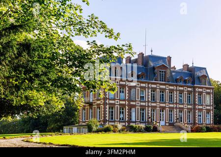 Château (Chateau de Varengeville-sur-Mer) à Varengeville-sur-Mer, surplombant la Côte d'Albâtre (Cote d'Albatre, Cote d'Albatre) dans la Seine-Maritime Banque D'Images