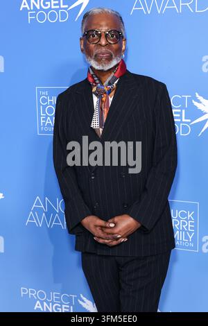 Hollywood, États-Unis. 27 sep, 2026. HOLLYWOOD, LOS ANGELES, CALIFORNIE, ÉTATS-UNIS - 26 SEPTEMBRE : LeVar Burton arrive aux Angel Awards 2026 de Project Angel Food, qui se tiennent sur le campus de la Chuck Lorre Family Foundation à Project Angel Food le 26 septembre 2026 à Hollywood, Los Angeles, Californie, États-Unis. (Photo de Xavier Collin/Image Press Agency) Crédit : Image Press Agency/Alamy Live News Banque D'Images