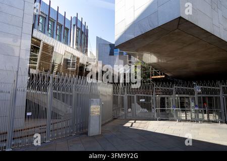 Édimbourg, Écosse, Royaume-Uni - 20 juillet 2026 : Entrée Canongate du bâtiment du Parlement écossais à Holyrood à Édimbourg, Écosse Banque D'Images