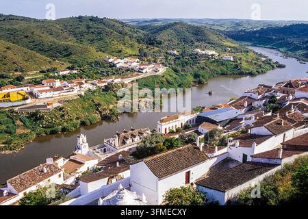 Mertola en Alentejo, vaste campagne dans le sud et le sud-est du Portugal, MertolaMertola en, Alentejo, Portugal Banque D'Images