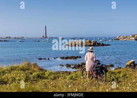 La France, Finistère, Plouguernau, la Vierge des îles de l'archipel de Lilia, le phare de l'Île Vierge, le plus haut phare d'Europe avec une hauteur de 82,5 mètres Banque D'Images