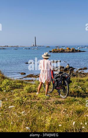La France, Finistère, Plouguernau, la Vierge des îles de l'archipel de Lilia, le phare de l'Île Vierge, le plus haut phare d'Europe avec une hauteur de 82,5 mètres Banque D'Images