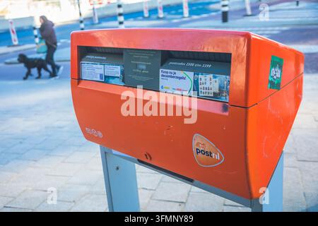 Pays-Bas, boîte postale néerlandaise. PostNL Banque D'Images