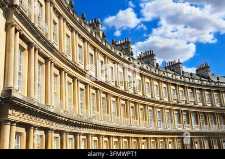 The Circus, maisons de ville géorgiennes classées Grade I mondialement connues dans la ville historique classée au patrimoine mondial de l'UNESCO de Bath, Somerset, Angleterre UK. Architecte : John Wood l'Ancien Banque D'Images