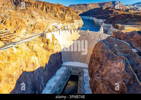 Vue aérienne panoramique du Hoover Dam depuis le Memorial Bridge dans le Nevada en Arizona Banque D'Images