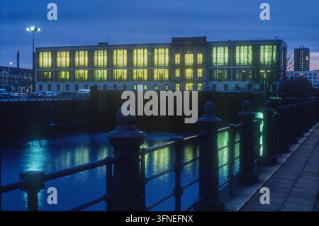 Bâtiment du Conseil d'État Allemagne, Berlin, 03.08.1994, anciennement Bâtiment du Conseil d'État de la RDA, situé sur la place Marx-Engels aujourd'hui place du Château, sur le canal de la Spree / Kupfergraben, Â Banque D'Images