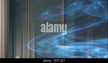 Composition abstraite dynamique mettant en scène une fumée bleue lumineuse et des traînées de lumière verticales. Banque D'Images