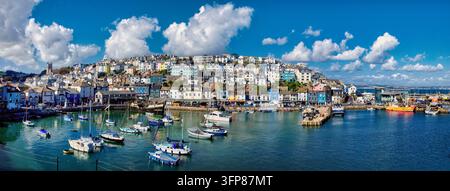 Royaume-Uni - DEVON : Brixham, le village pittoresque et le port à la périphérie de Torbay (Photographie d'Edmund Nagele F.R.P.S) Banque D'Images