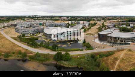YORK, ROYAUME-UNI - JUILLET, 27, 2026. Panorama aérien des bâtiments éducatifs et sociaux modernes du campus Est de l'Université de York Banque D'Images