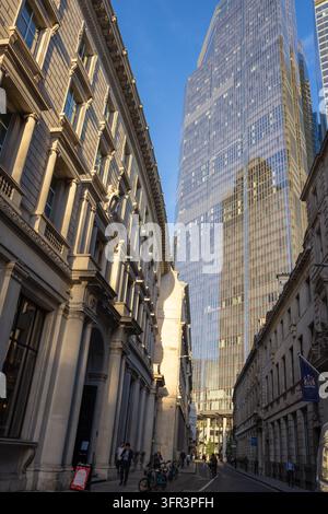 Façades historiques de Threadneedle Street et gratte-ciel du 22 Bishopsgate Banque D'Images
