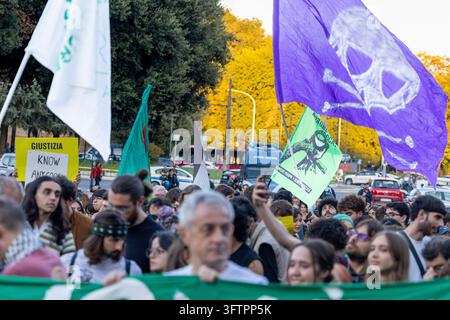 Rome, Italie. 16 oct., 2026. Grève pour le climat, manifestation de Friday for future .Rome, Vendredi 16 Octobre 2026 (Photo Mauro Scrobogna/LaPresse) Grève climatique, manifestation Fridays for Future. Rome, Vendredi, 16 Octobre 2026 (Photo de Mauro Scrobogna/LaPresse) Crédit : LaPresse/Alamy Live News Banque D'Images