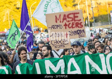 Rome, Italie. 16 oct., 2026. Grève pour le climat, manifestation de Friday for future .Rome, Vendredi 16 Octobre 2026 (Photo Mauro Scrobogna/LaPresse) Grève climatique, manifestation Fridays for Future. Rome, Vendredi, 16 Octobre 2026 (Photo de Mauro Scrobogna/LaPresse) Crédit : LaPresse/Alamy Live News Banque D'Images