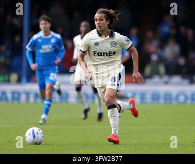 Peterborough, Royaume-Uni. 17 oct. 2026. Charlie Webster (BA) lors du match Peterborough United contre Burton Albion de l’EFL League One, au Weston Homes Stadium, Peterborough, Cambridgeshire, le 17 octobre 2026. Crédit : Paul Marriott/Alamy Live News Banque D'Images