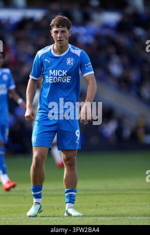 Peterborough, Royaume-Uni. 17 oct. 2026. Harry Leonard (PU) lors du match Peterborough United contre Burton Albion EFL League One au Weston Homes Stadium, Peterborough, Cambridgeshire, le 17 octobre 2026. Credit : Paul Marriott/Alamy Live News Banque D'Images