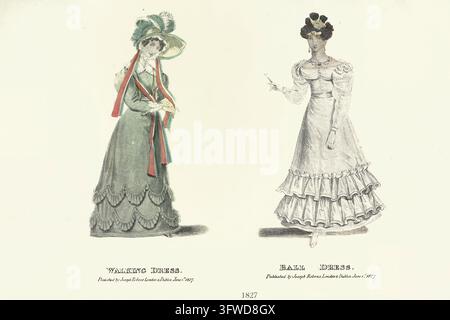 Deux femmes en tenue élégante du XIXe siècle, l'une portant une robe de promenade verte avec un chapeau à larges bords, l'autre une robe de bal blanche à volants, illustrant le design de costumes historiques de Dame fashion : Paris - Londres, 1786-1912 par Price, Julius M. (Julius Mendes), Date de publication 1913 Banque D'Images