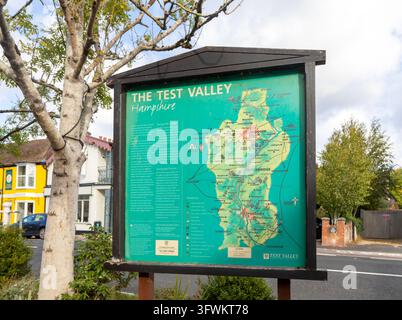 La carte d'information touristique de Test Valley, High Street, Stockbridge, Hampshire, Angleterre, Royaume-Uni Banque D'Images