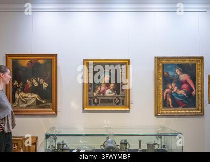 Bonhams, Knightsbridge, Londres, Royaume-Uni. 21 oct. 2026. Piété et étain : La collection Hayes d'œuvres d'art fines et anciennes et la collection Palmer d'étain. Chacune tirée de collections assemblées sur des décennies, vente aux enchères le 27 octobre. Crédit : Malcolm Park/Alamy Live News Banque D'Images