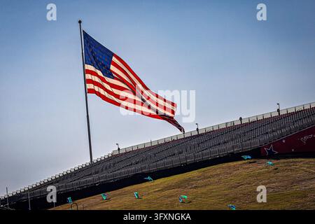 AUSTIN, États-Unis. 10 févr., 2026. 22 OCTOBRE : Le drapeau des États-Unis pendant le week-end du Grand Prix des États-Unis MSC Cruises de Formule 1 2026 sur le Circuit of the Americas le 22 octobre 2026 à Austin, États-Unis. (Photo par Alessio De Marco/Sipa USA) (Photo par Alessio De Marco/Sipa USA) Crédit : Sipa USA/Alamy Live News Banque D'Images
