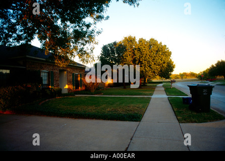 Arlington Dallas Texas USA Coucher de soleil sur Neighborhood Banque D'Images