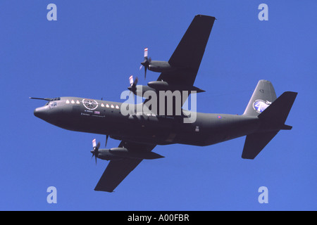 Lockheed C-130K Hercules C3 exploité par la RAF en sortir après le décollage à Fairford RIAT Banque D'Images