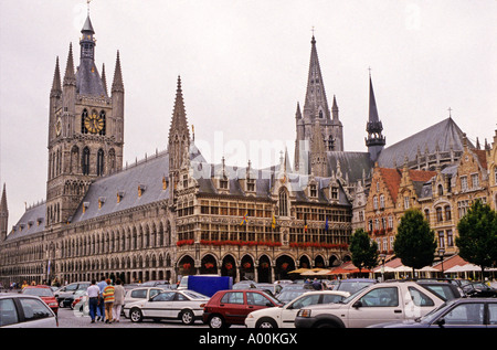 CLOTH HALL YPRES BELGIQUE Banque D'Images