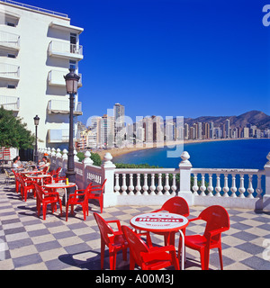 Scène CAFE à Benidorm, COSTA BLANCA, Espagne Banque D'Images