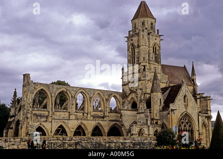 Ruines de l'ÉGLISE ST ETIENNE CAEN NORMANDIE FRANCE Banque D'Images