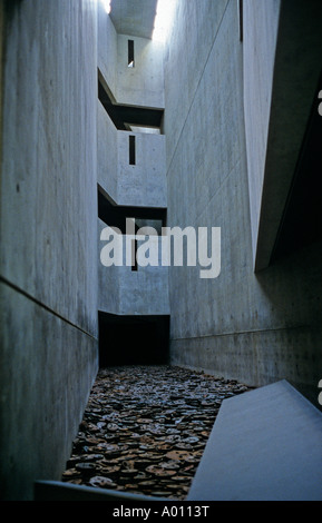 COURTYARD HOLOCAUST MUSEUM BERLIN ALLEMAGNE Banque D'Images