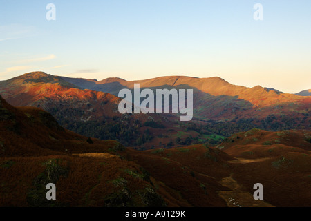 Soirée d'automne de Loughrigg est tombé à Rydal et vers le quartier du lac Horseshoe Fairfield Banque D'Images