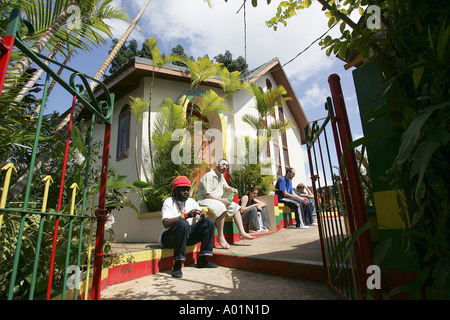 La tombe et mémorial de Bob Marley sur le terrain de la maison d'enfance de la célèbre star du reggae Banque D'Images