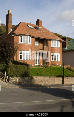 Façade en brique rouge double baie couverte carrelée 1930 Cae maisons Melyn estate Ceredigion Aberystwyth au Pays de Galles Banque D'Images