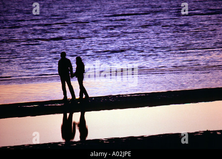 Couple sur la plage Banque D'Images