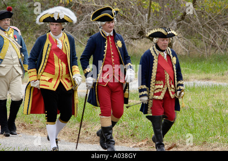 Rochambeau de Washington et de l'autre des alliés à la mars reconstitueurs cérémonie de remise à Yorktown en Virginie. Photographie numérique Banque D'Images