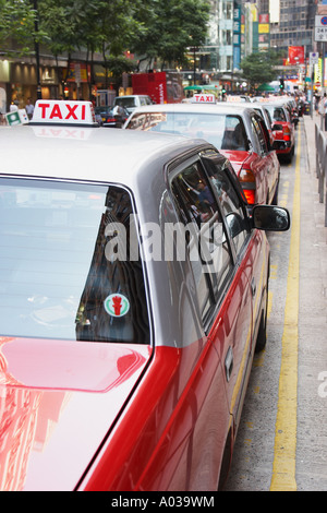 Des taxis au rang, Causeway Bay, Hong Kong Banque D'Images