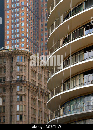 View of skyscrapers dense et les immeubles à appartements dans le centre de Manhattan. Banque D'Images
