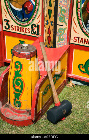 Foire à l'ancienne "fort homme" jeu Banque D'Images