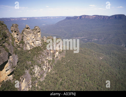 Une photographie de paysage les trois sœurs et les montagnes bleues en Nouvelle Galles du Sud en Australie Banque D'Images
