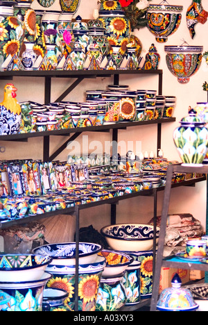 Talavera poterie mexicaine sur l'affichage en vente à San Miguel de Allende Mexique Banque D'Images