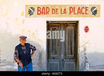Un homme âgé, Corbara, Corse, France Banque D'Images