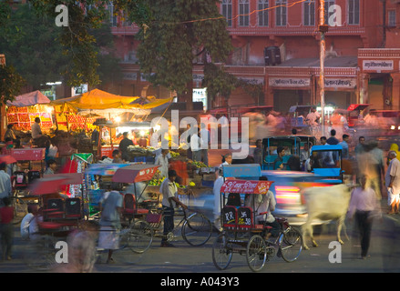 Soirée le trafic, Chandpol Bazar, Jaipur, Rajasthan, Inde Banque D'Images
