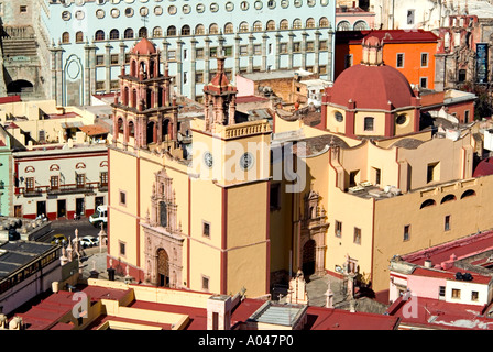 Vue de la colline de l'église connue sous le nom de Basilique de Notre Dame de Guanajuato ville de Guanajuato au Mexique Banque D'Images