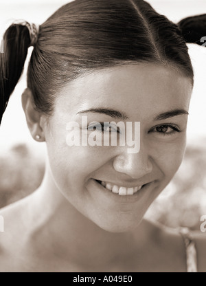 Portrait of a young woman smiling Banque D'Images