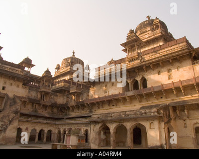 ORCHHA Madhya Pradesh Inde Novembre la cour intérieure de Jahangir Mahal Palace Banque D'Images